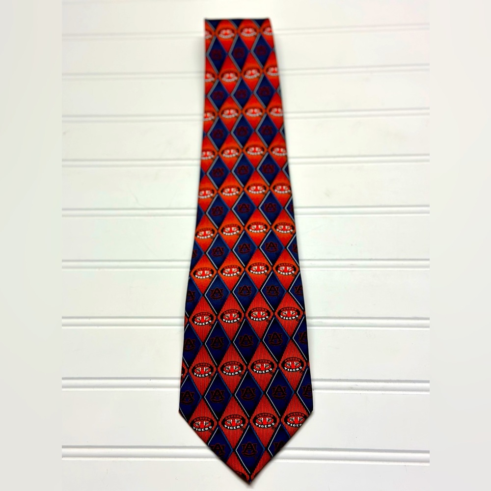 Auburn Tigers Men’s Necktie 100% silk by Larson